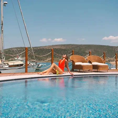 Port Hotel