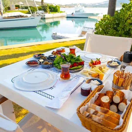 Port Hotel 3*
