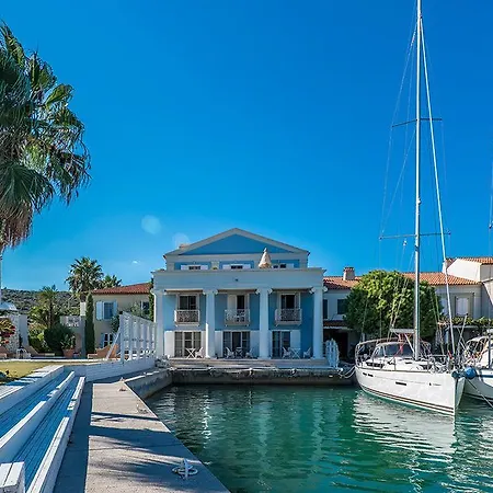 Port Hotel